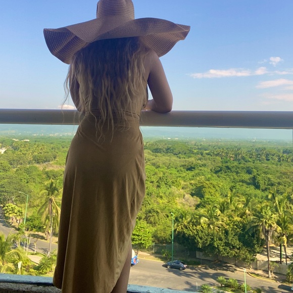 PUT ON YOUR BEACH-Y CLOTHES - Picture 2 of 2